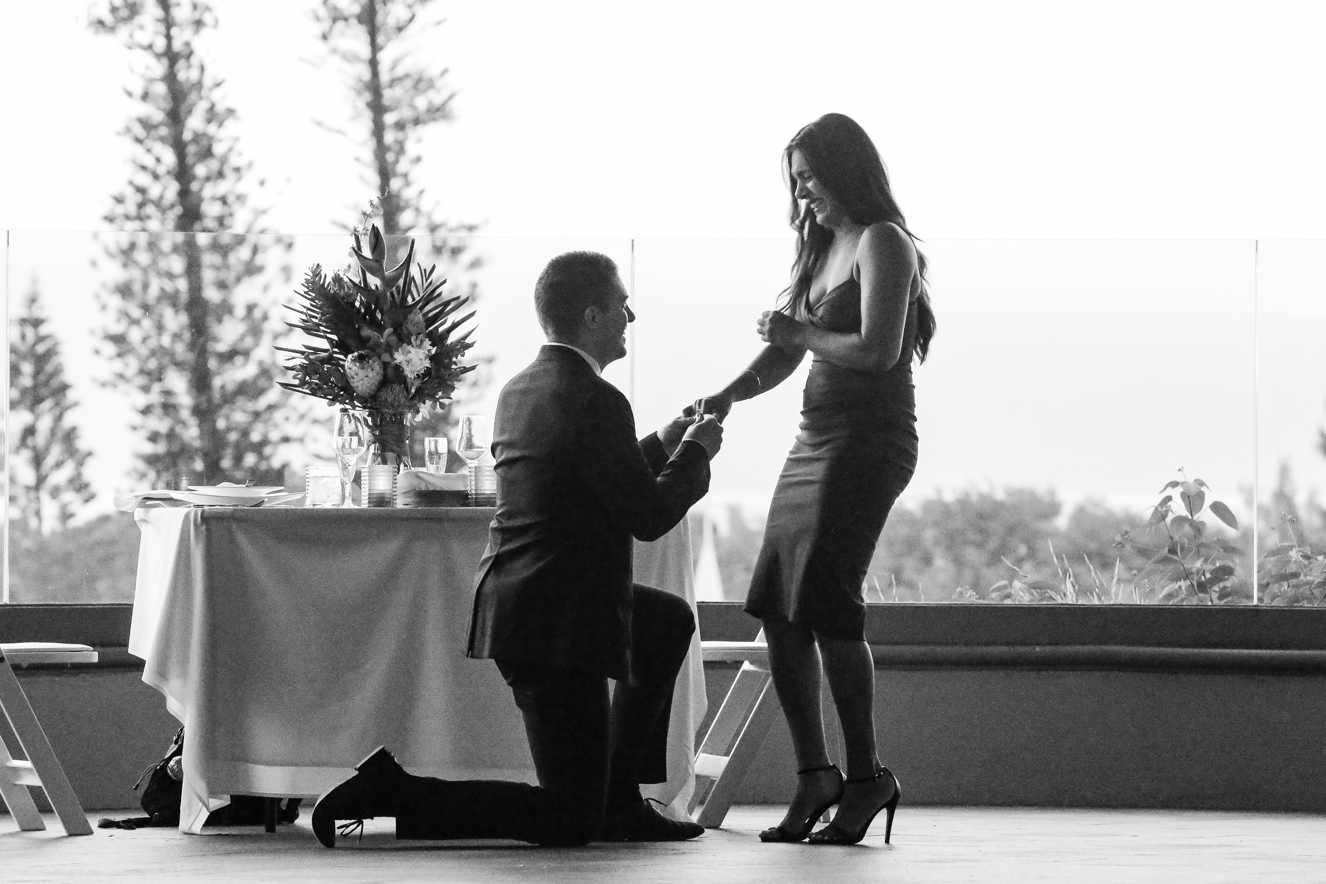 Hawaii Proposal Ideas: Romantic Candlelit Dinner 