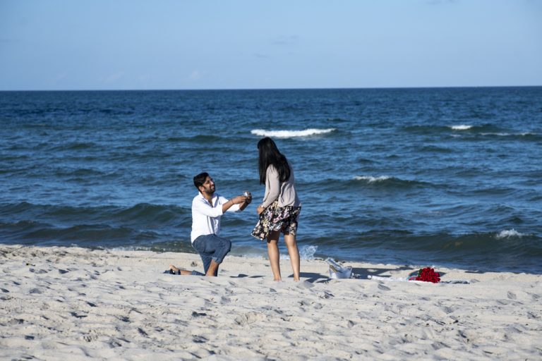 Photo Miami Engagement Proproposals: Abhishek’s Beach Proposal