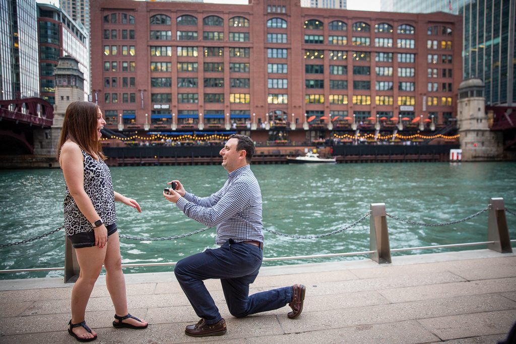Photo Chicago Riverwalk Proposal Photos | Josh and Ariana